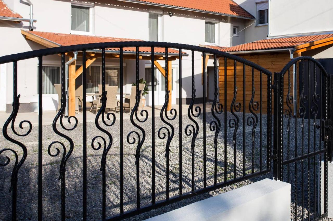 Csigaház Apartman Pécs Exterior foto
